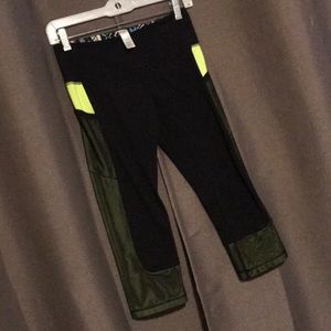 Ivivva (lulu Kids) crops size 14